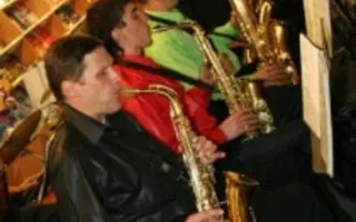 Музыкальная среда «Атриума»: SaxJazzBand «Саксофоны Севастополя»