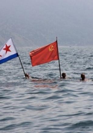 Международный слёт любителей зимнего плавания и закаливания: Зимнее море Севастополя-2013