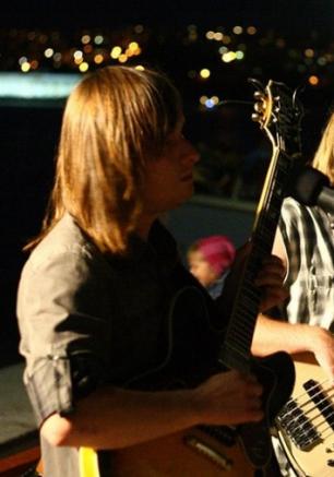 Группа Рояль в кустах в пивном доме Praha 10 мая 2013