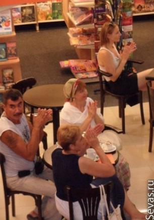 Музыкальная среда: прогрессивно-духовой оркестр Touch the Wind