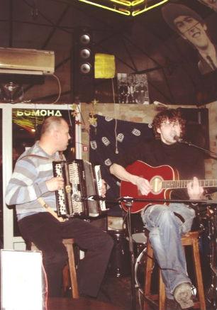 Музыкальная среда в «Атриуме»: группа «Капитал» 