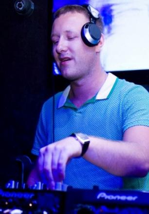 DJ DENIS NEJNIY в ночном клубе Premier 4 мая 2013