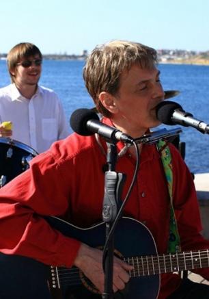 Группа Рояль в кустах в арт-баре Уру-ру 21 марта 2013