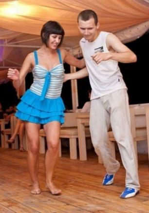 Сальса-вечеринка от школы танцев 