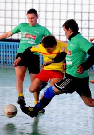 Чемпионат Севастополя по мини-футболу: встреча между командами СНУЯЭиП — Компас