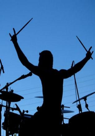 Музыкальная среда в «Атриуме»: группа «Приморский парк»