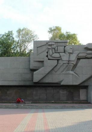 Возложение цветов к Мемориальной стене на площади Нахимова 21 февраля 2014