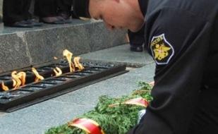 Возложение цветов к Мемориалу героическим защитникам Севастополя 1941-1942 гг