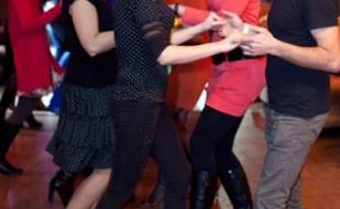 Сальса-вечеринка школы танцев "Кубинский стиль"