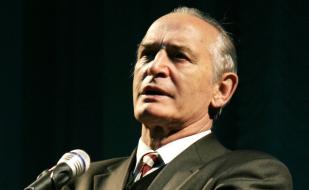 Концерт-акция Василия Ланового «Легендарный Севастополь» на площади Нахимова