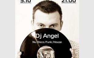 DJ Angel в Cafe bar MOMO 3 октября 2013