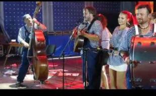 Музыкальная среда в «Атриуме»: группа «Приморский парк»