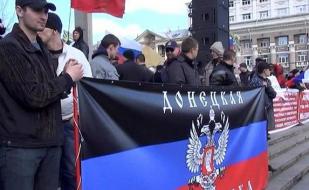 Митинг в поддержку Юго-Востока Украины на площади Нахимова