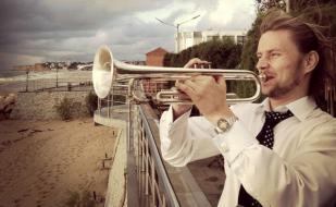 Максим Перов в Grill Club Мадера курортного комплекса «Аквамарин» 11 апреля 2014