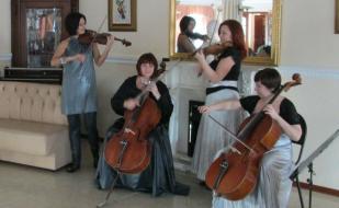 Концерт квартета «Дамские пальчики» в «Атриуме»