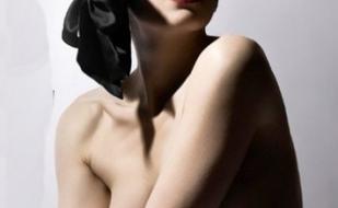 Выставка фотографий в жанре ню