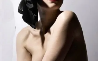 Выставка фотографий в жанре ню