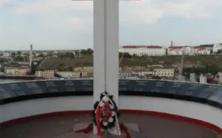 Возложение цветов к памятнику севастопольцам, погибшим в Афганистане 15 февраля 2014