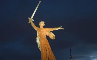 Выставка книг о войне «Родина-мать зовёт» в КИЦ