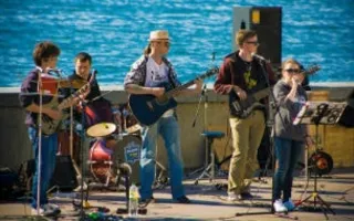 Музыкальная среда в «Атриуме»: группа «Альбатрос»